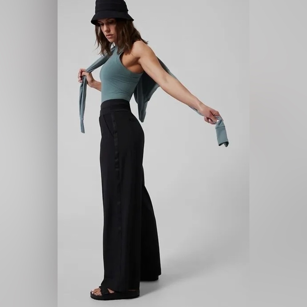 Athleta Nolita Wide Leg Pant in Size 12 Petite